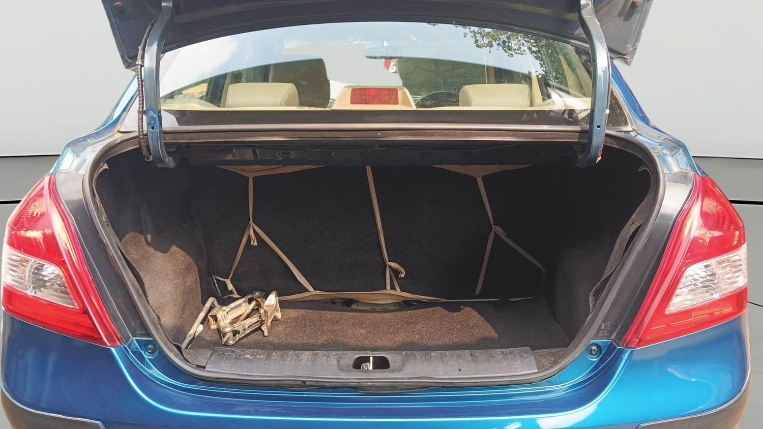 Used 2013 Maruti Suzuki Swift Dzire VDI Diesel Manual interior DICKY INSIDE VIEW