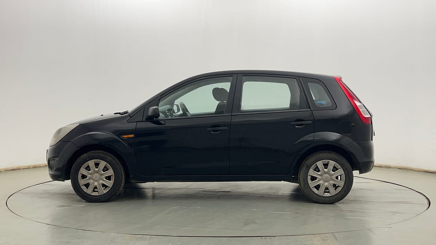 Used 2013 Ford Figo Duratorq Diesel EXI 1.4 Diesel Manual exterior LEFT SIDE VIEW