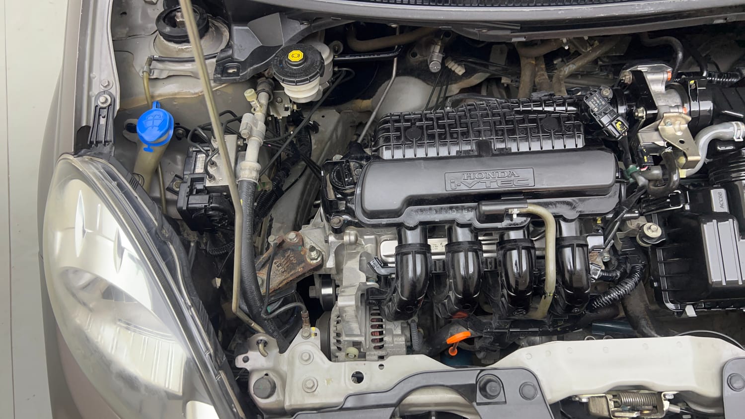 Used 2016 Honda Amaze 1.2 SX i-VTEC Petrol Manual engine ENGINE RIGHT SIDE VIEW