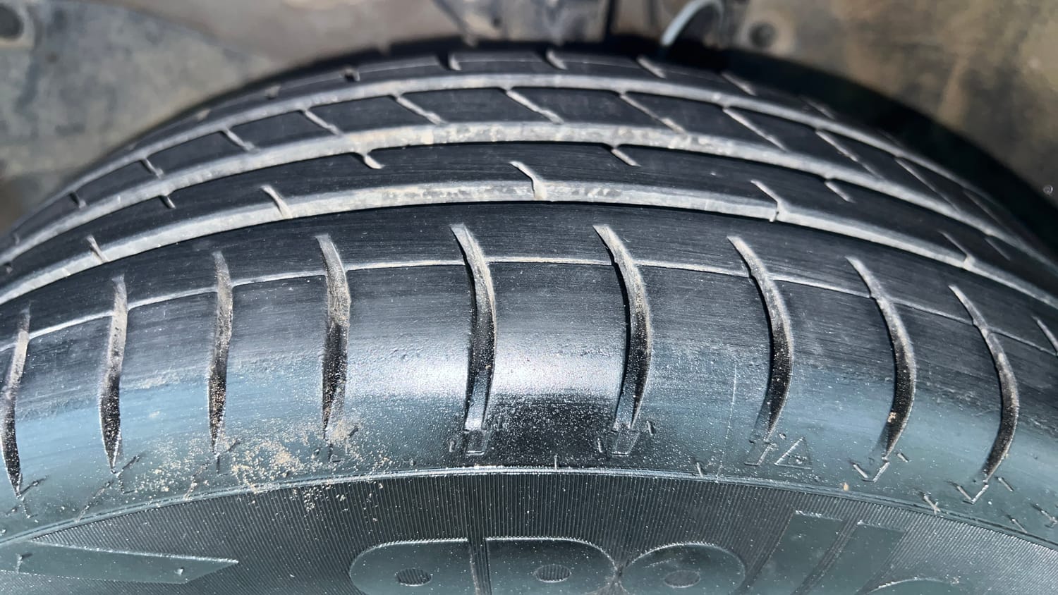 Used 2016 Honda Amaze 1.2 SX i-VTEC Petrol Manual tyres LEFT FRONT TYRE TREAD VIEW