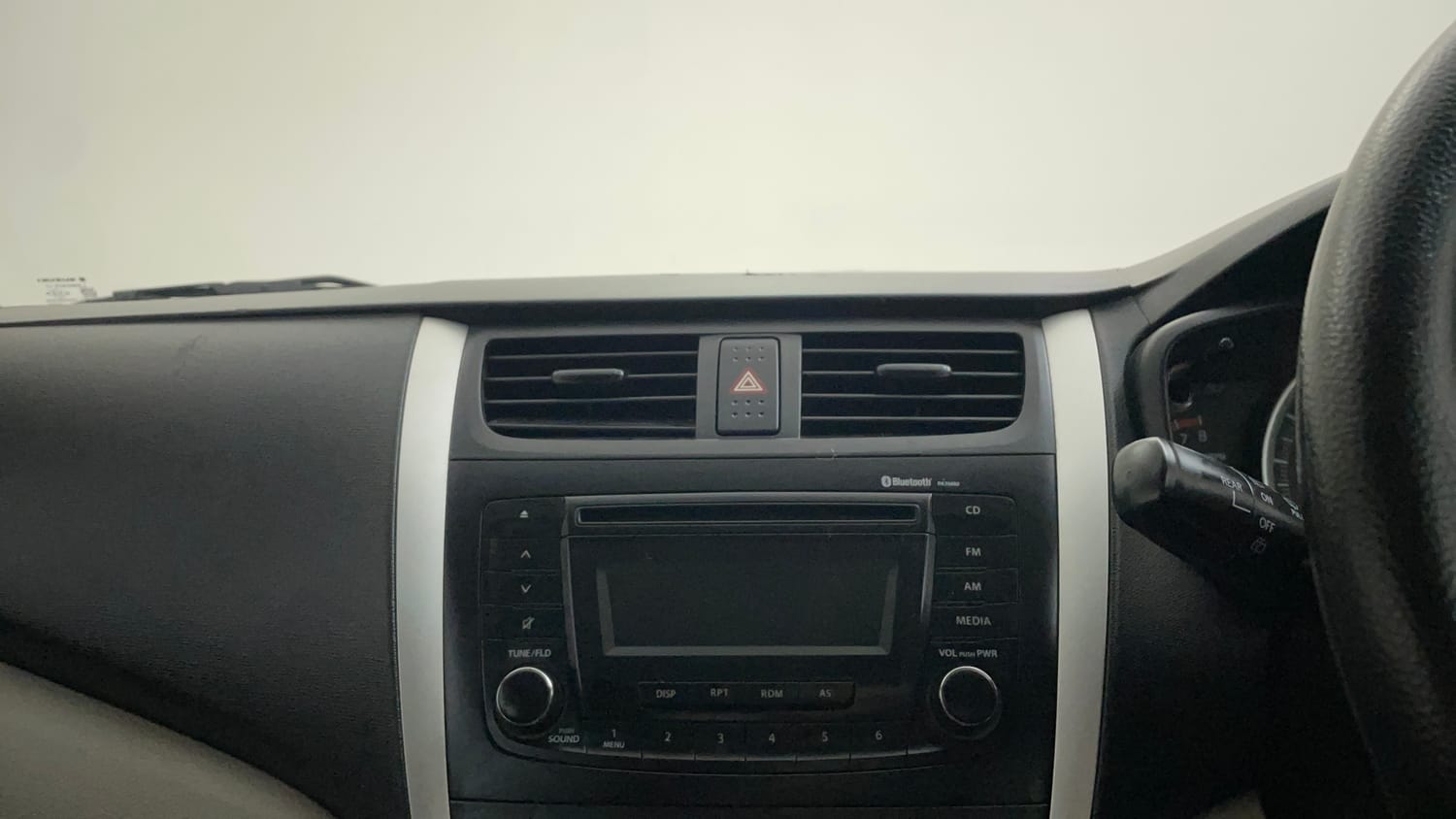 Used 2015 Maruti Suzuki Celerio ZXi Petrol Manual top_features Integrated (in-dash) music system