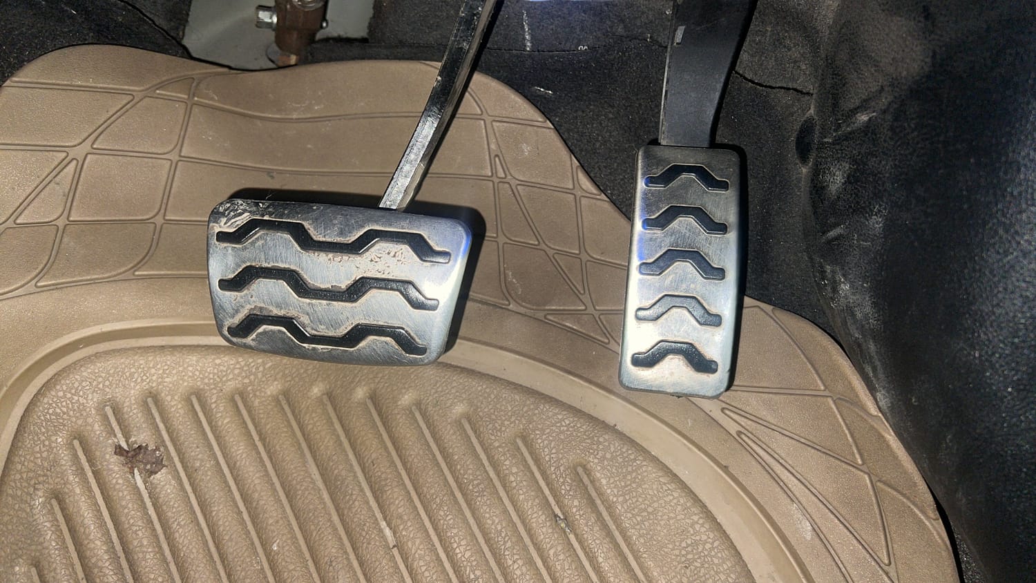 Used 2020 Hyundai New i20 Asta (O) 1.0 Turbo DCT Petrol Automatic interior PEDALS VIEW