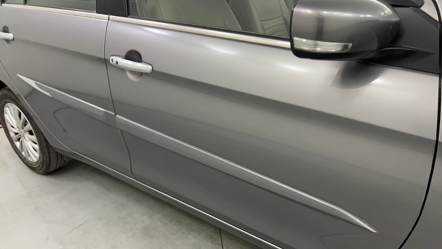 Used 2015 Maruti Suzuki Ciaz ZXi Petrol Manual dents MINOR SCRATCH