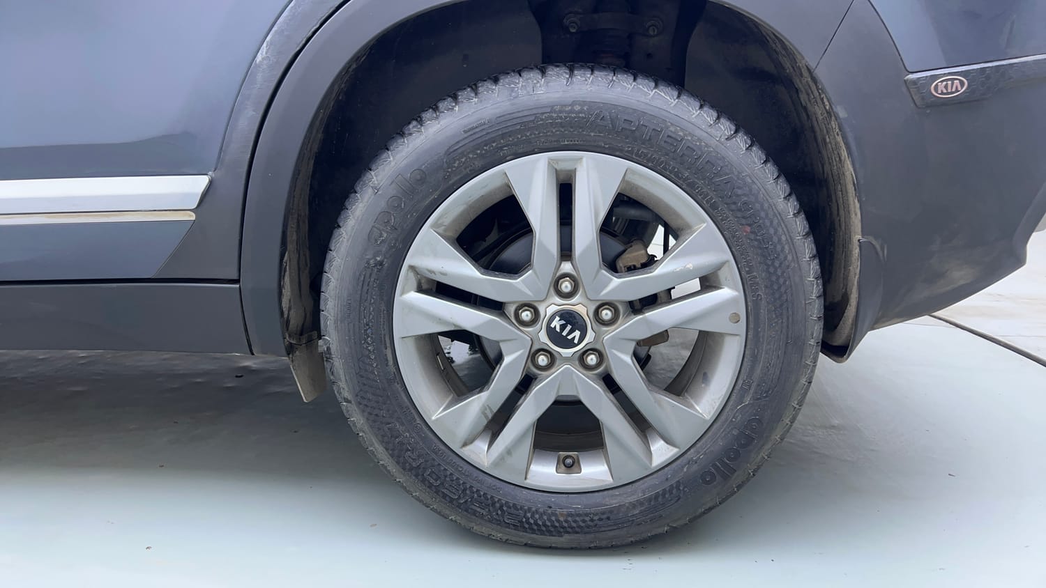 Used 2020 Kia Seltos HTX 1.5 Petrol Manual tyres LEFT REAR TYRE RIM VIEW