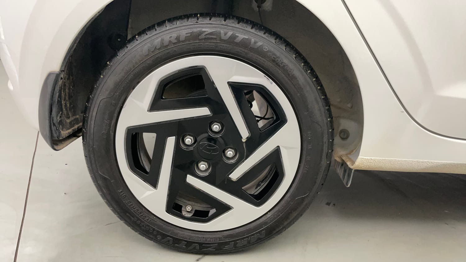 Used 2023 Hyundai Grand i10 Nios Sportz AMT 1.2 Kappa VTVT Petrol Automatic tyres RIGHT REAR TYRE RIM VIEW