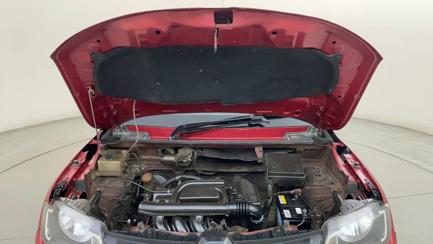 Used 2018 Renault Kwid 1.0 RXT AMT Petrol Automatic engine ENGINE & BONNET OPEN FRONT VIEW