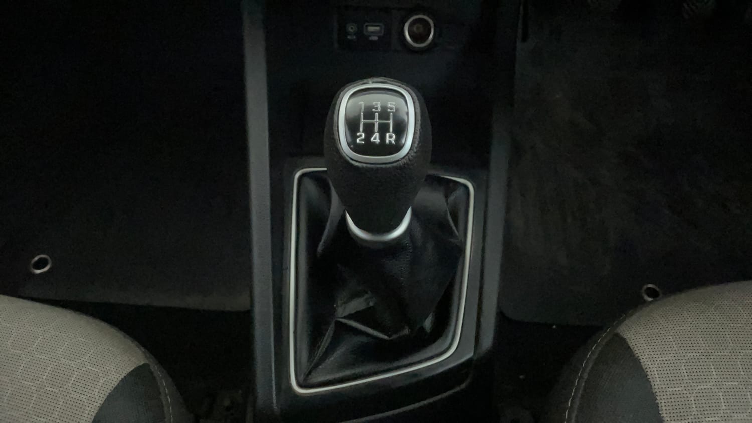Used 2016 Hyundai Elite i20 Asta 1.2 (O) Petrol Manual interior GEAR  KNOB VIEW