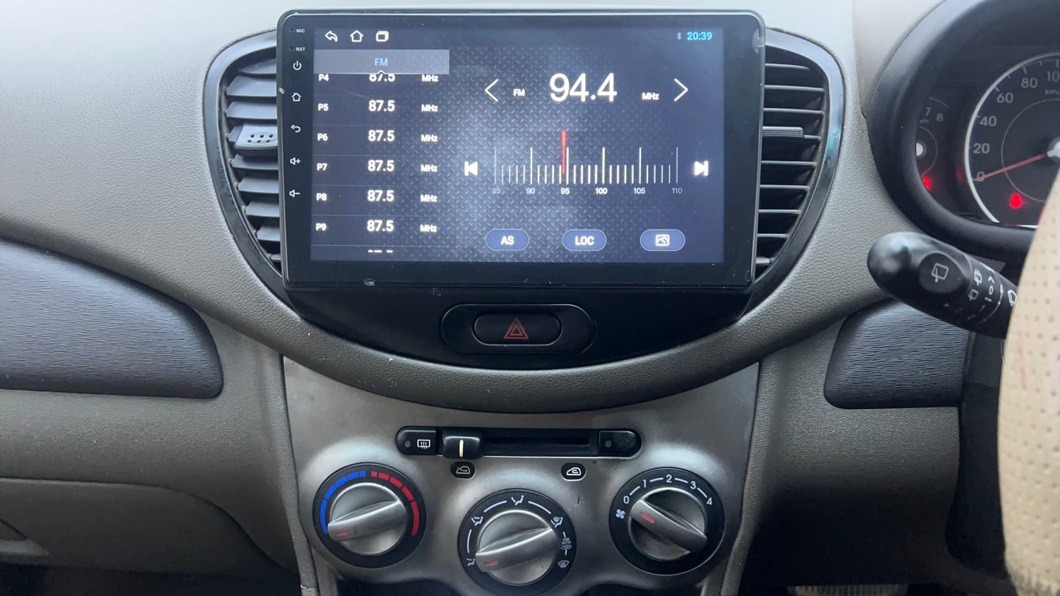 Used 2012 Hyundai i10 Sportz 1.2 AT Kappa2 Petrol Automatic interior MUSIC SYSTEM & AC CONTROL VIEW