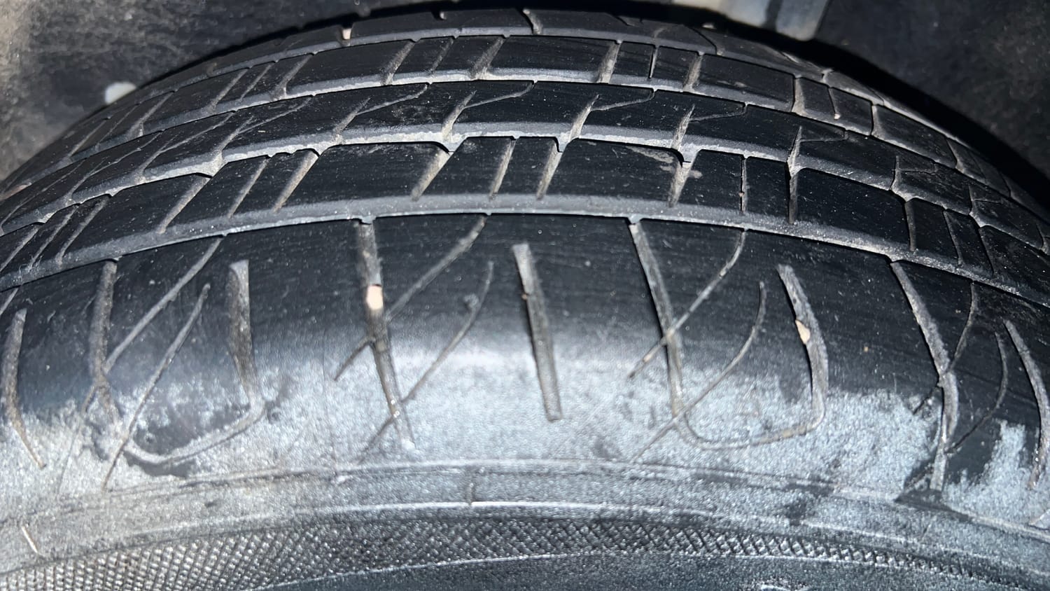 Used 2020 Ford EcoSport Titanium 1.5L Ti-VCT Petrol Manual tyres LEFT REAR TYRE TREAD VIEW