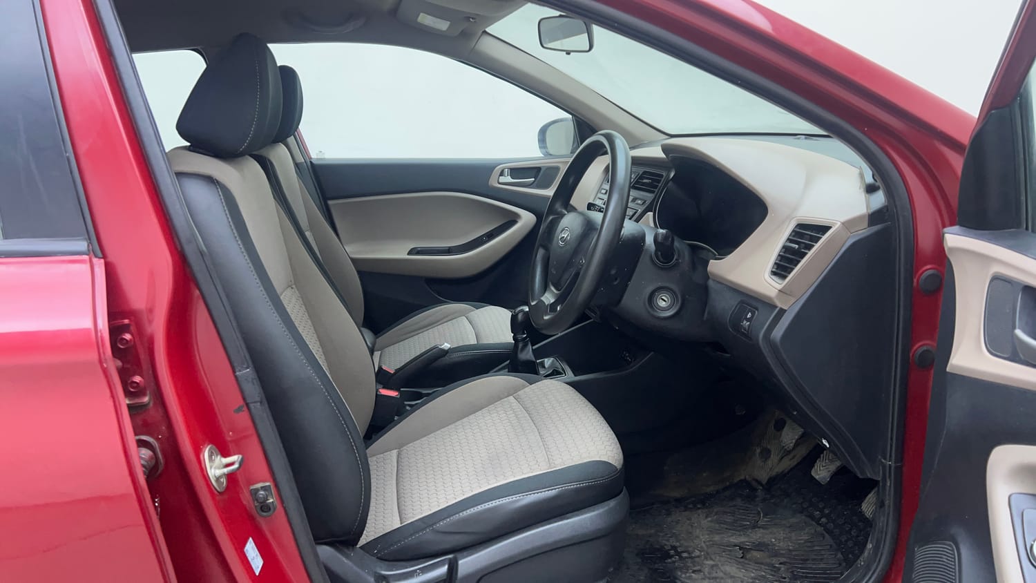 Used 2019 Hyundai Elite i20 Magna 1.2 Petrol Manual interior RIGHT SIDE FRONT DOOR CABIN VIEW