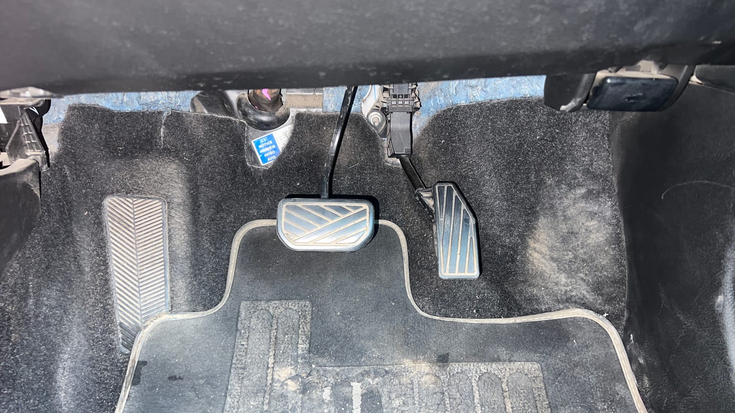Used 2019 Toyota Glanza V CVT Petrol Automatic interior PEDALS VIEW