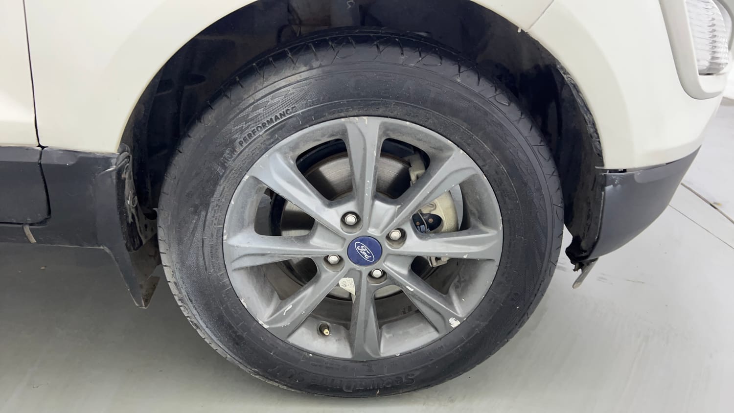 Used 2020 Ford EcoSport Titanium 1.5L Ti-VCT Petrol Manual tyres RIGHT FRONT TYRE RIM VIEW