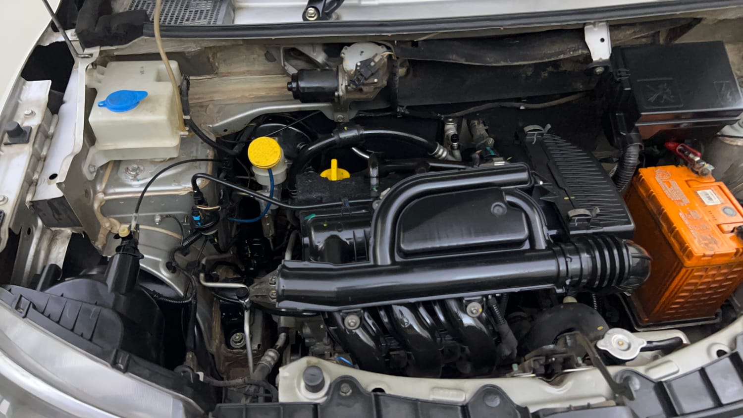 Used 2017 Renault Kwid RXT Petrol Manual engine ENGINE RIGHT SIDE VIEW