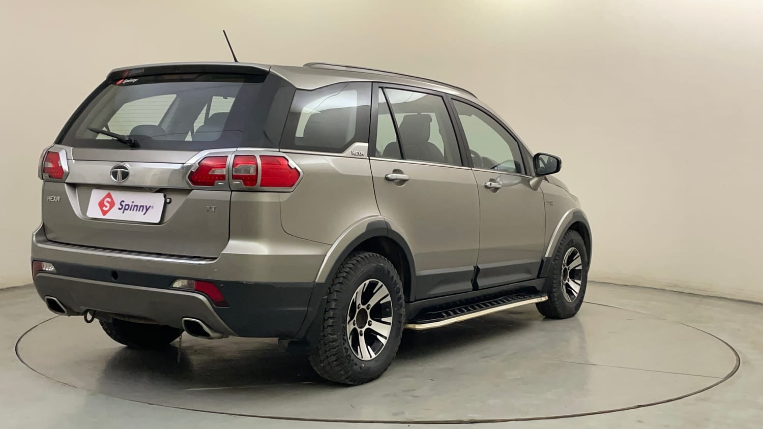 Used 2017 Tata Hexa XT 4x2 7 STR Diesel Manual exterior RIGHT REAR CORNER VIEW