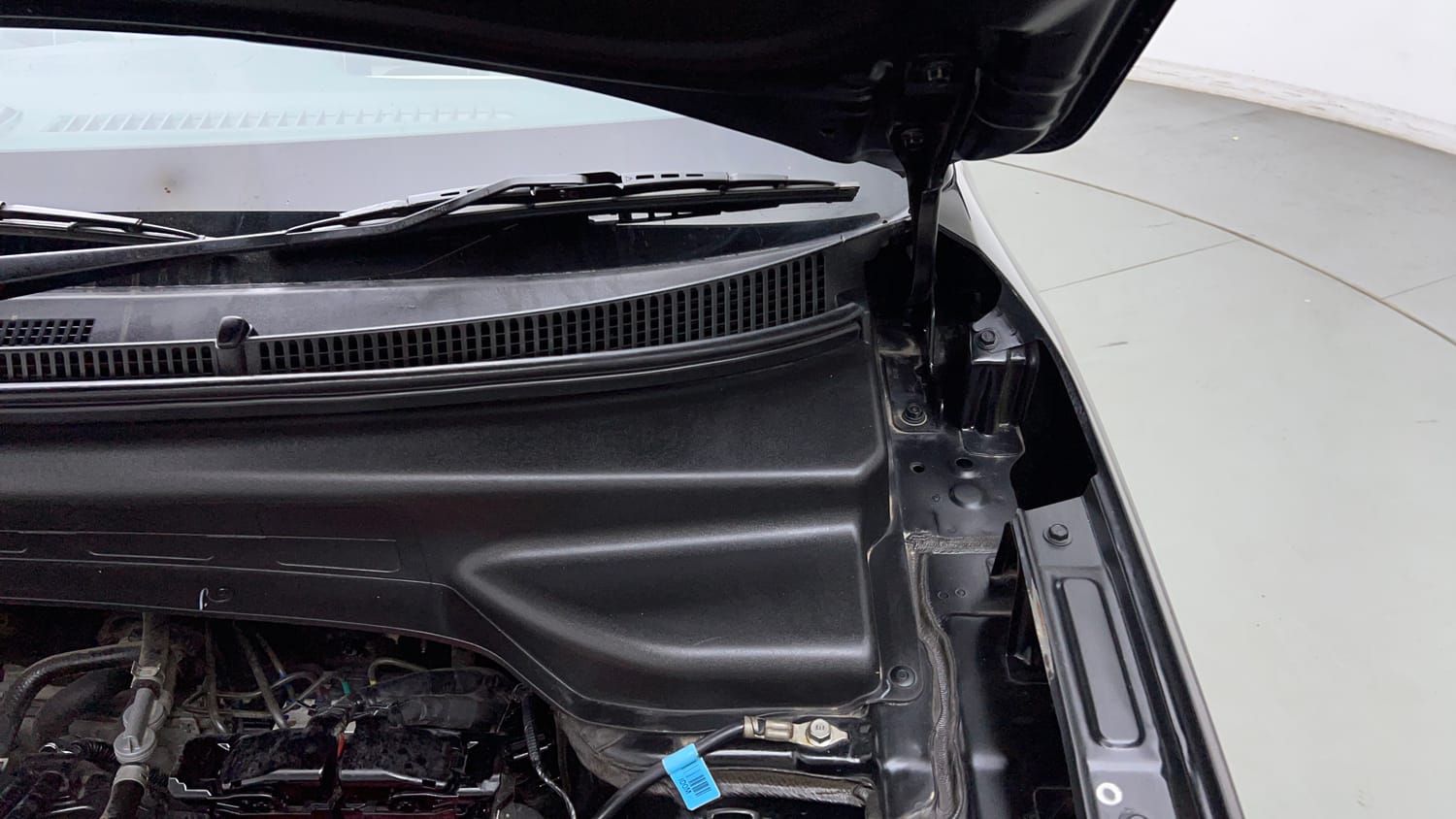 Used 2024 Hyundai Creta SX (O) 1.5 Petrol IVT Petrol Automatic engine ENGINE LEFT SIDE HINGE & APRON VIEW