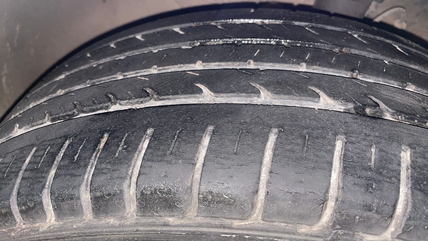 Used 2016 Hyundai Elite i20 Asta 1.2 (O) Petrol Manual tyres LEFT FRONT TYRE TREAD VIEW