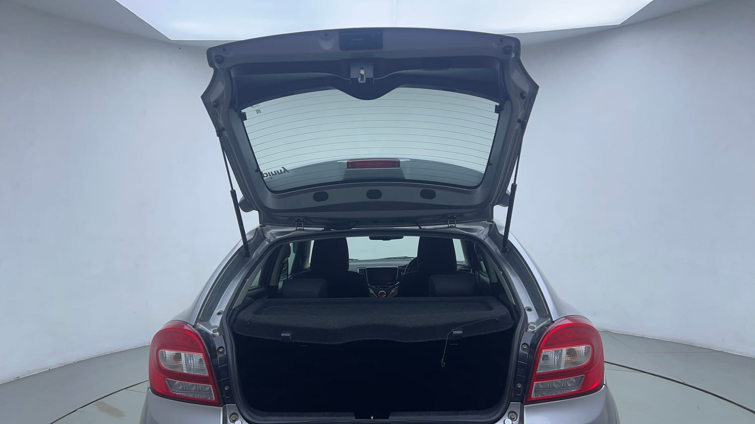 Used 2019 Toyota Glanza V CVT Petrol Automatic interior DICKY DOOR OPEN VIEW
