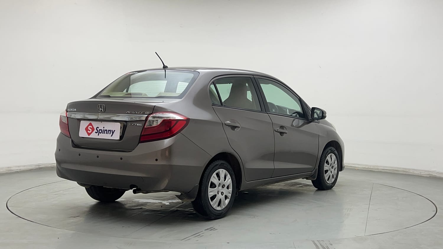 Used 2016 Honda Amaze 1.2 SX i-VTEC Petrol Manual exterior RIGHT REAR CORNER VIEW