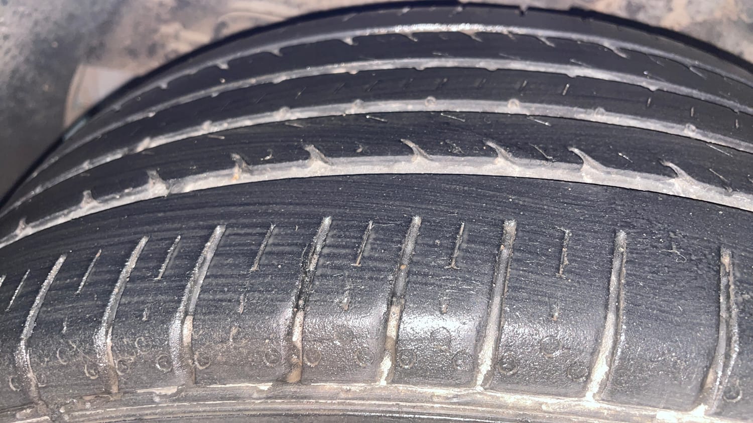 Used 2016 Hyundai Elite i20 Asta 1.2 (O) Petrol Manual tyres RIGHT REAR TYRE TREAD VIEW