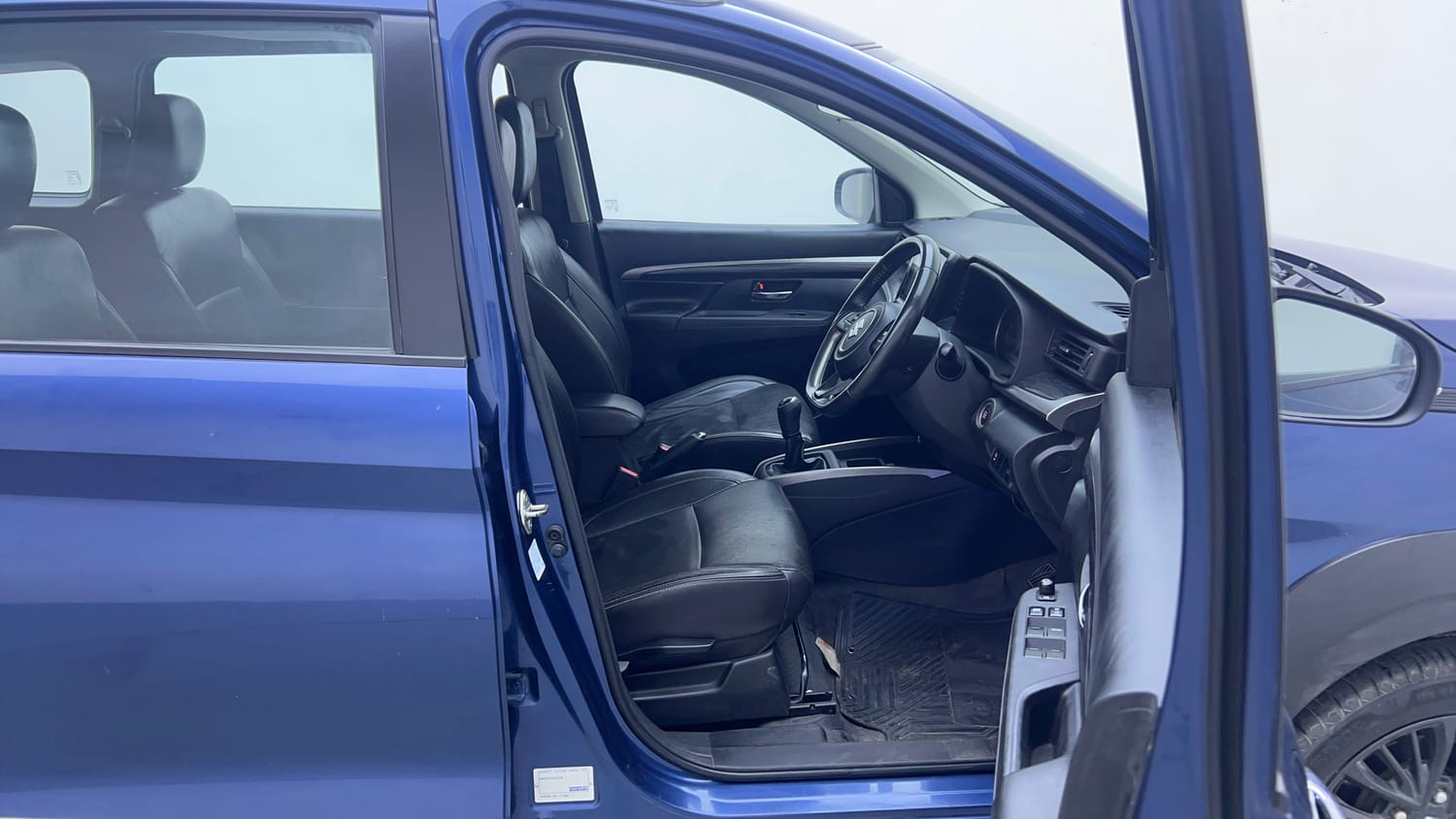 Used 2019 Maruti Suzuki XL6 Alpha MT Petrol Petrol Manual interior RIGHT SIDE FRONT DOOR CABIN VIEW