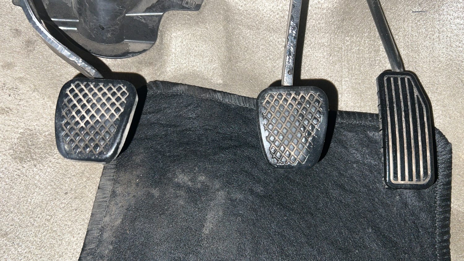 Used 2016 Honda Amaze 1.2 SX i-VTEC Petrol Manual interior PEDALS VIEW