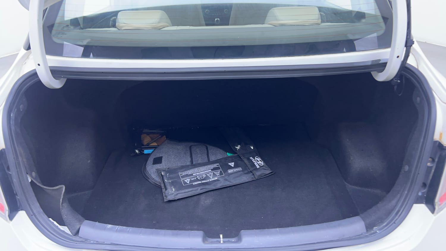 Used 2021 Hyundai Aura SX Plus 1.2 AMT Petrol Petrol Automatic interior DICKY INSIDE VIEW