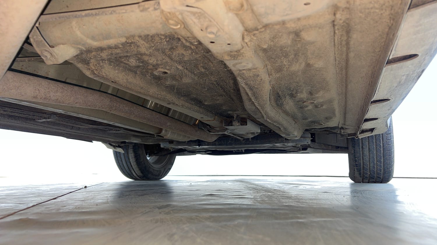 Used 2023 Kia Sonet HTX 1.5 AT Diesel Automatic extra REAR RIGHT UNDERBODY VIEW