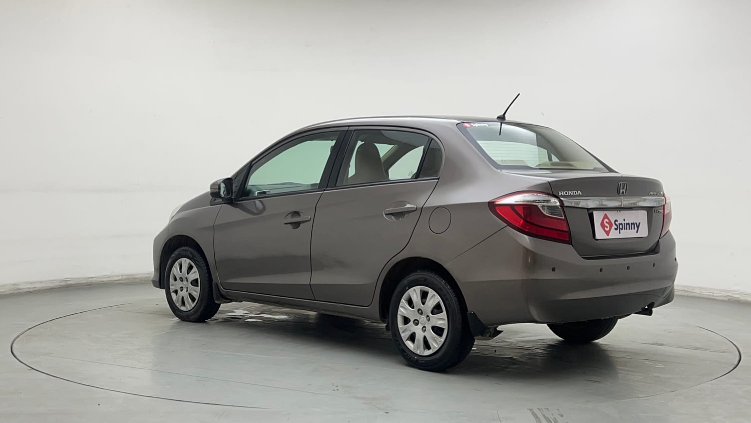 Used 2016 Honda Amaze 1.2 SX i-VTEC Petrol Manual exterior LEFT REAR CORNER VIEW