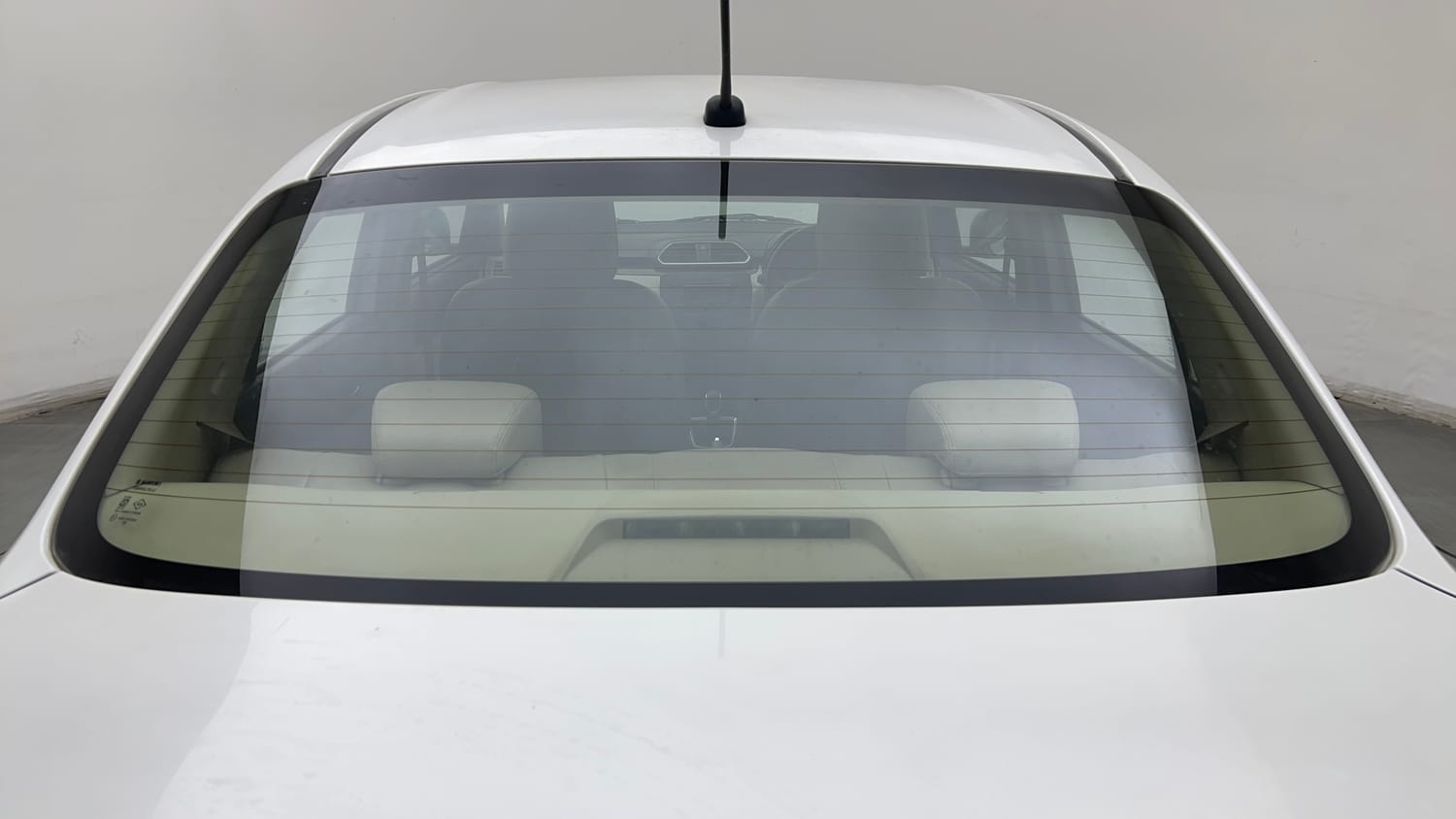 Used 2018 Maruti Suzuki Dzire ZXi AMT Petrol Automatic exterior BACK WINDSHIELD VIEW