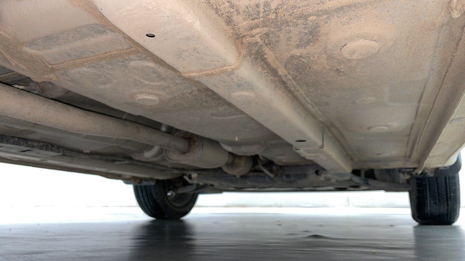 Used 2023 Hyundai Grand i10 Nios Sportz AMT 1.2 Kappa VTVT Petrol Automatic extra REAR RIGHT UNDERBODY VIEW
