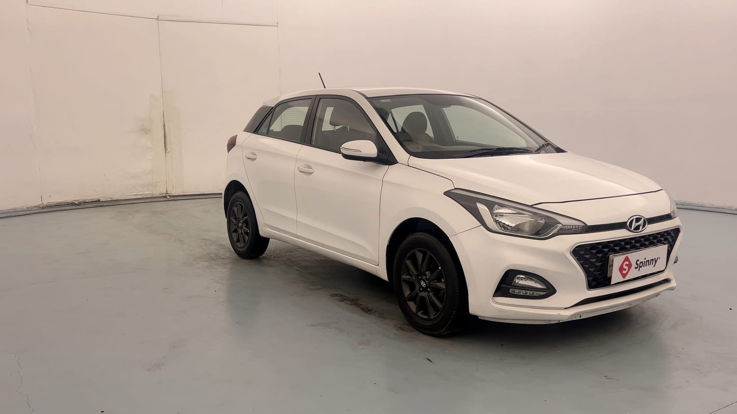 Used 2020 Hyundai Elite i20 Sportz Plus 1.2 Petrol Manual exterior RIGHT FRONT CORNER VIEW