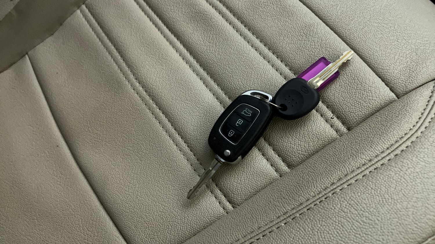 Used 2015 Hyundai Elite i20 Sportz 1.2 Petrol Manual extra CAR KEY VIEW