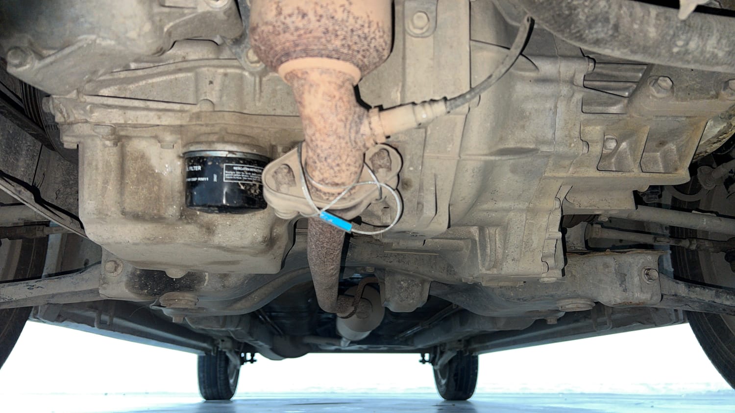 Used 2013 Maruti Suzuki Wagon R Stingray VXi Petrol Manual extra FRONT LEFT UNDERBODY VIEW
