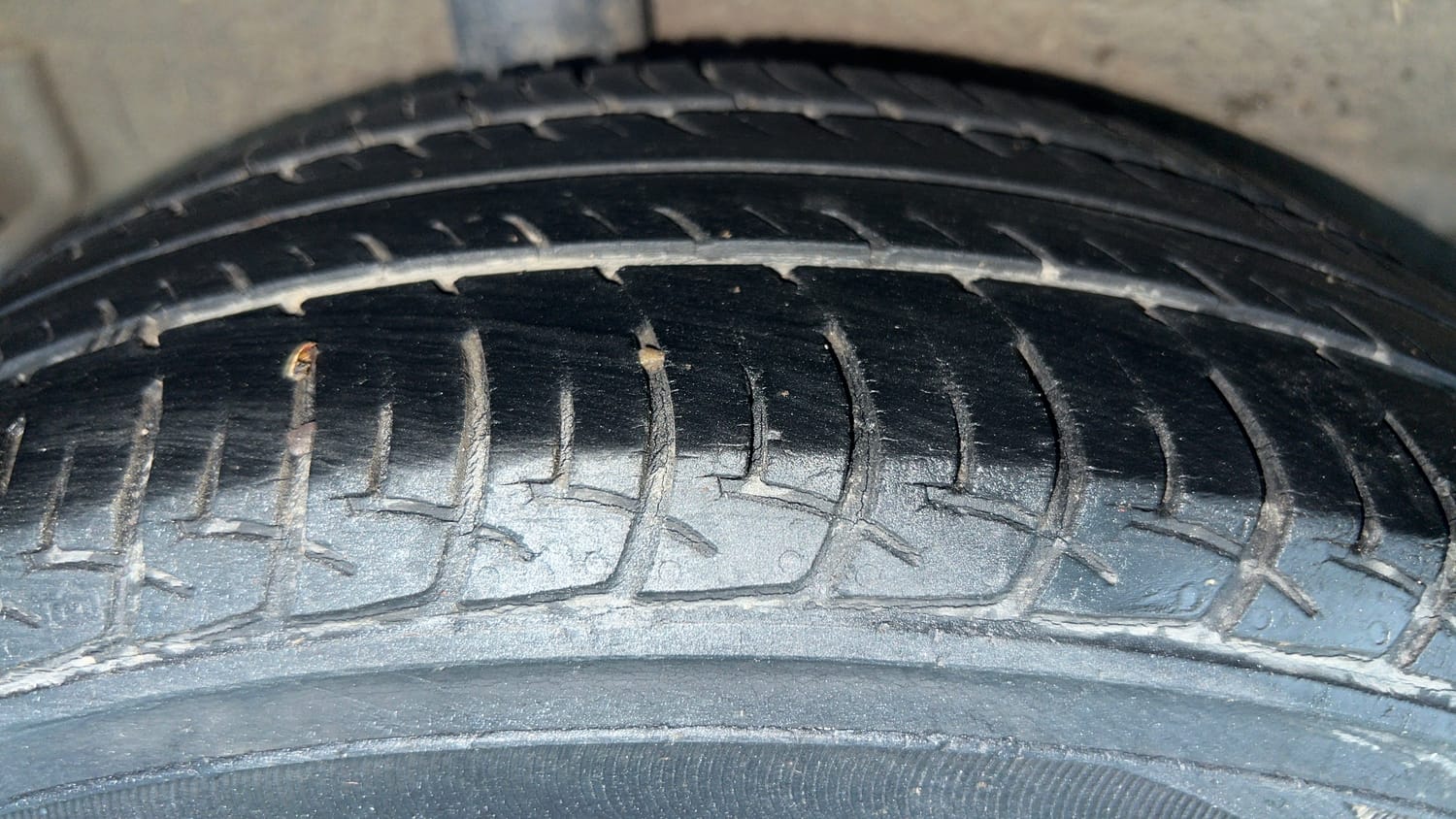 Used 2017 Maruti Suzuki Celerio ZXi AMT Petrol Automatic tyres RIGHT REAR TYRE TREAD VIEW