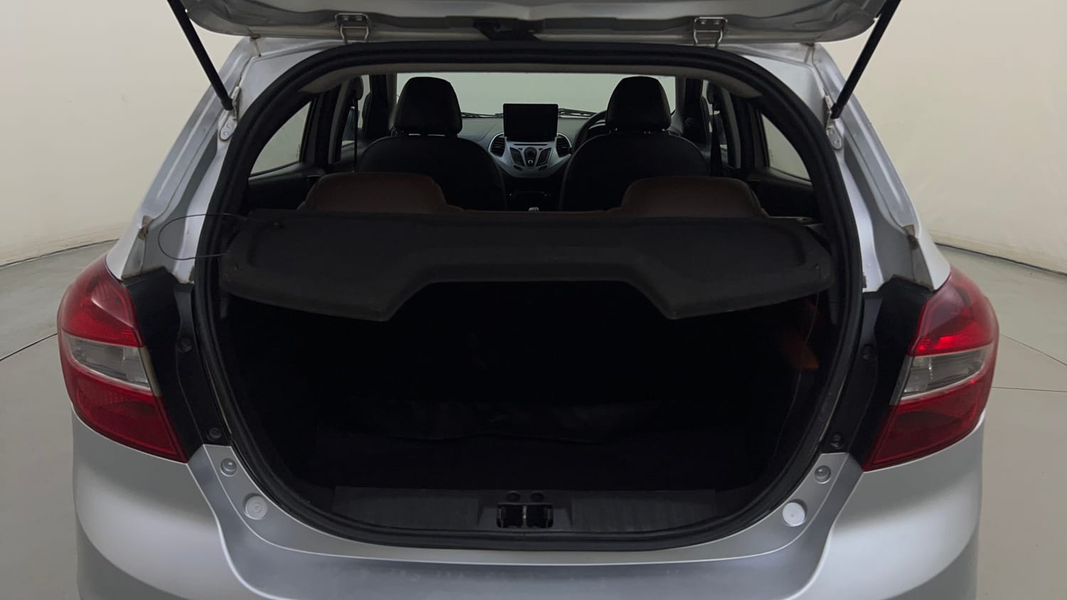 Used 2016 Ford Figo Titanium Plus 1.5 TDCi Diesel Manual interior DICKY INSIDE VIEW