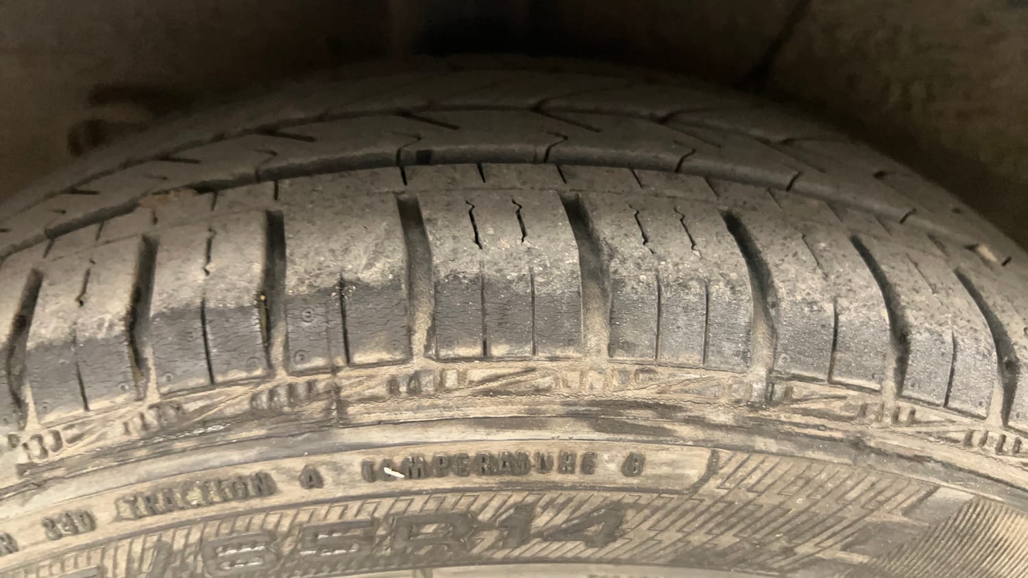 Used 2017 Hyundai Grand i10 Asta 1.2 Kappa VTVT Petrol Manual tyres RIGHT REAR TYRE TREAD VIEW