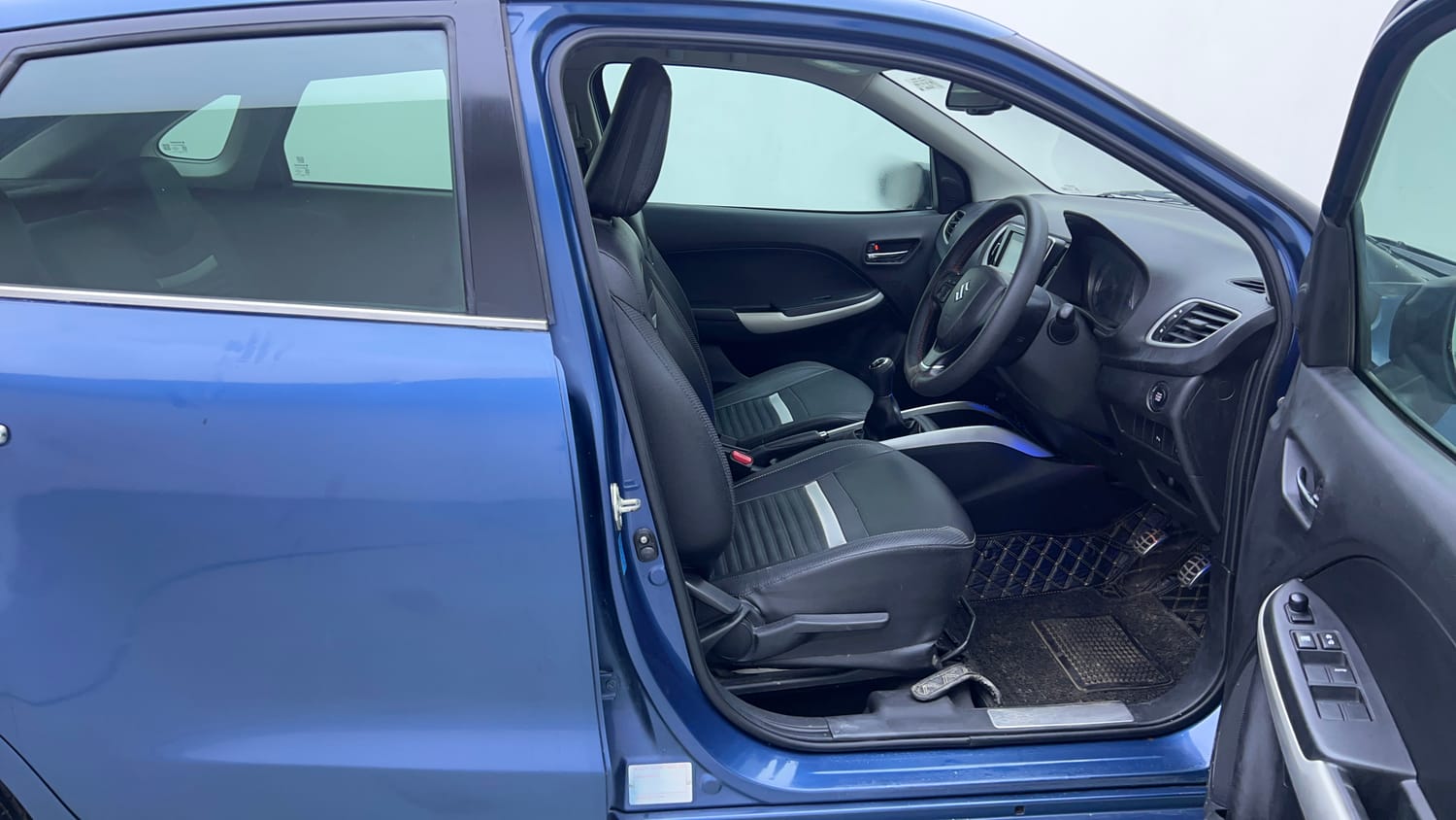 Used 2016 Maruti Suzuki Baleno Alpha 1.2 Petrol Manual interior RIGHT SIDE FRONT DOOR CABIN VIEW