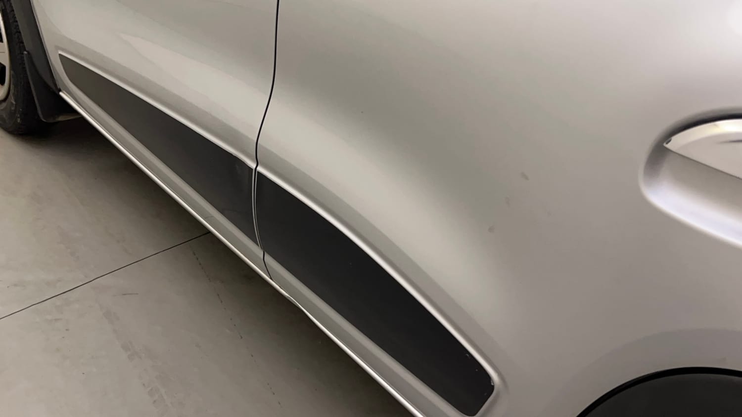 Used 2017 Renault Kwid RXT Petrol Manual dents MINOR SCRATCH