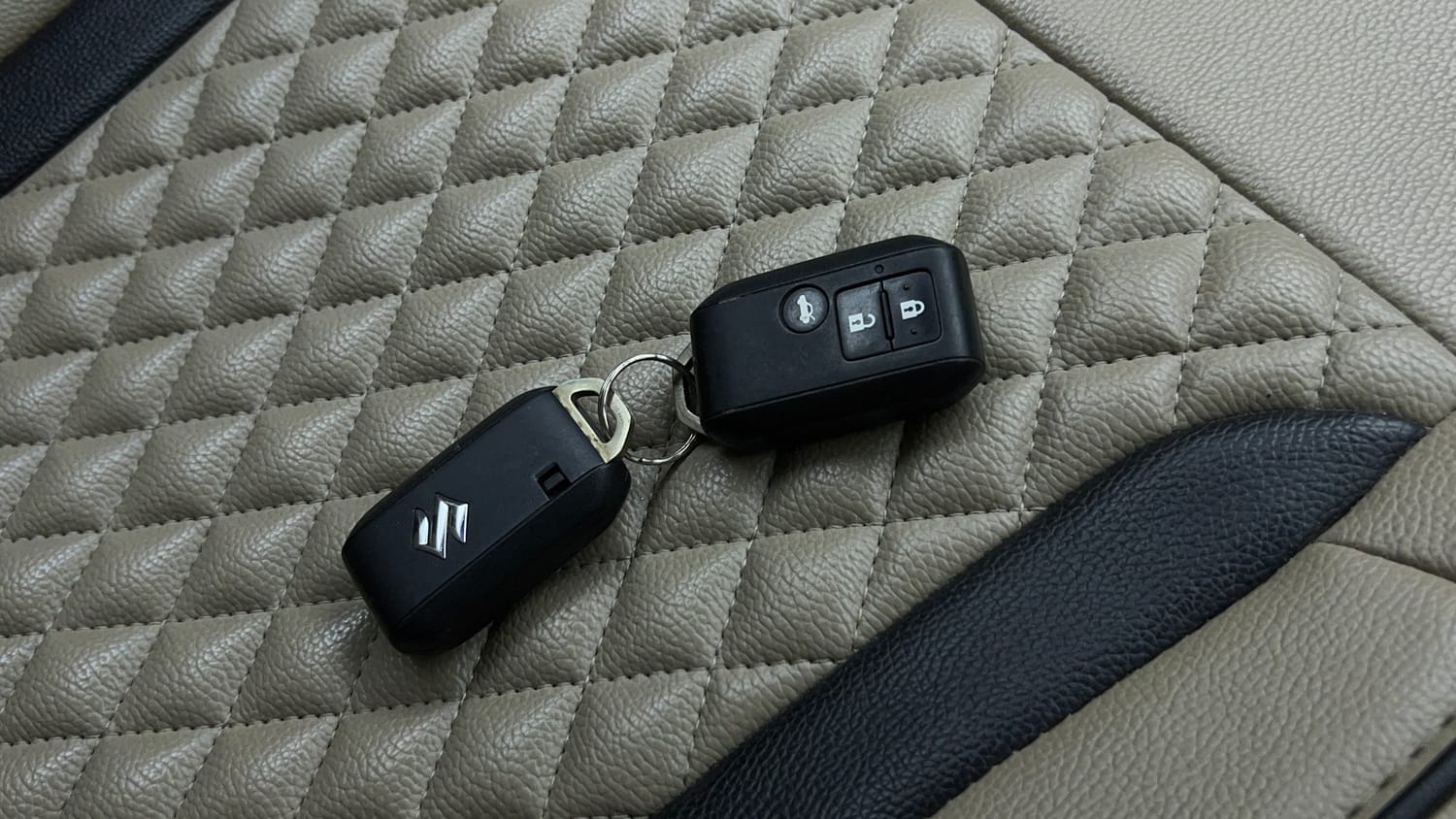 Used 2018 Maruti Suzuki Dzire ZXi AMT Petrol Automatic extra CAR KEY VIEW