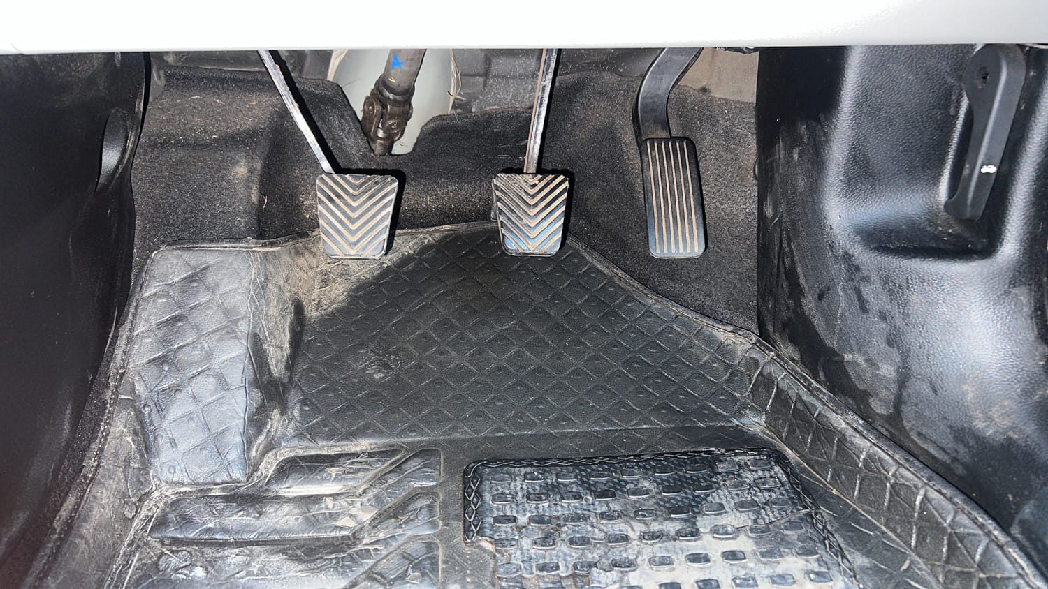 Used 2020 Kia Seltos HTX 1.5 Petrol Manual interior PEDALS VIEW