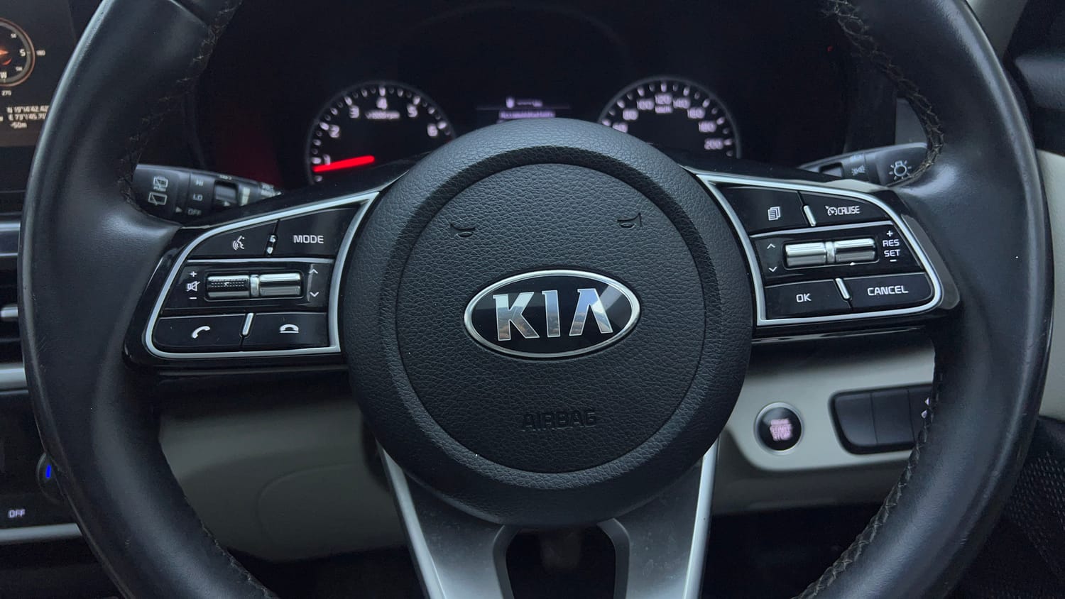 Used 2020 Kia Seltos HTX 1.5 Petrol Manual top_features Airbags