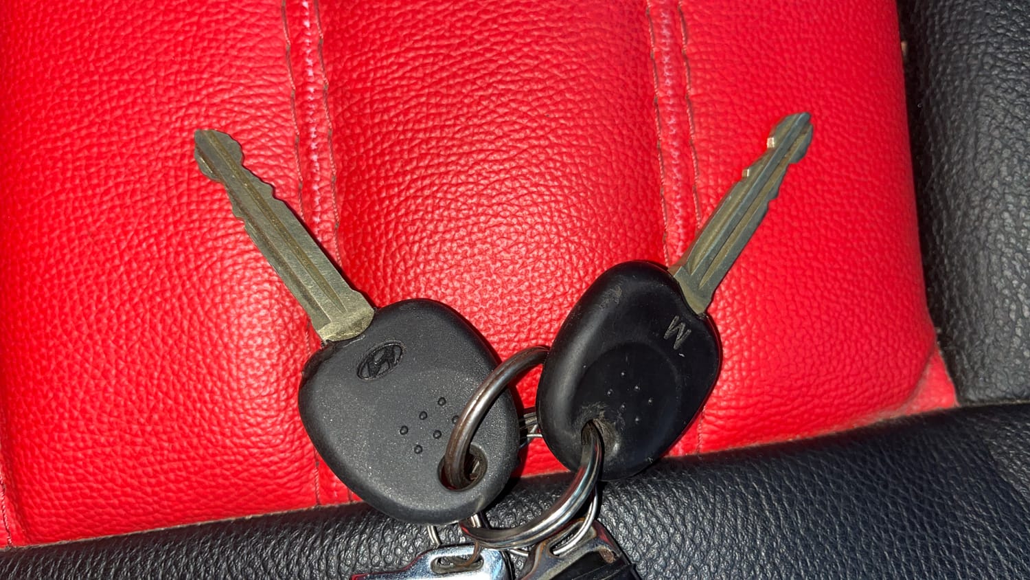 Used 2012 Hyundai i10 Sportz 1.2 Kappa2 Petrol Manual extra CAR KEY VIEW