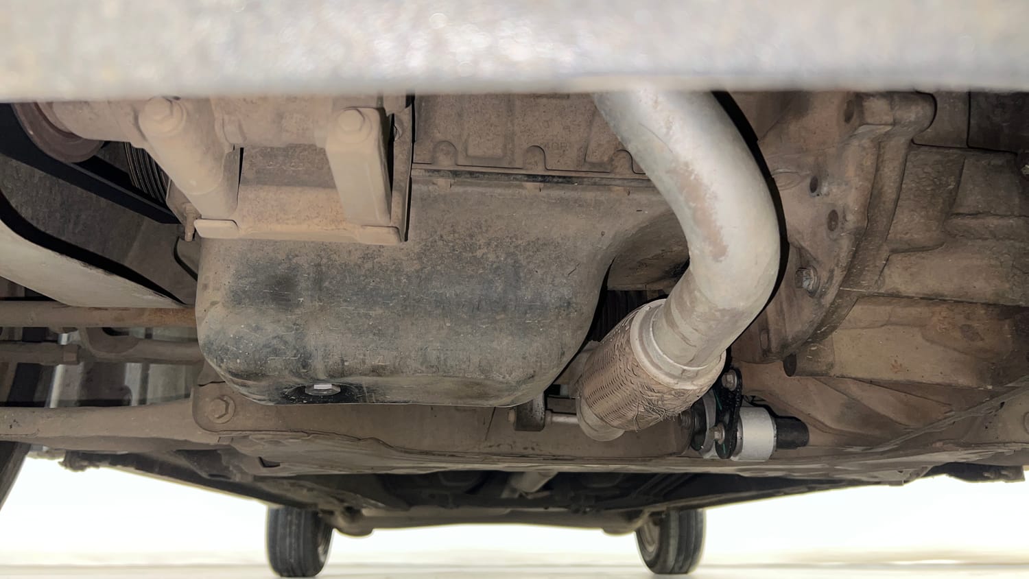 Used 2016 Ford Figo Titanium Plus 1.5 TDCi Diesel Manual extra FRONT LEFT UNDERBODY VIEW