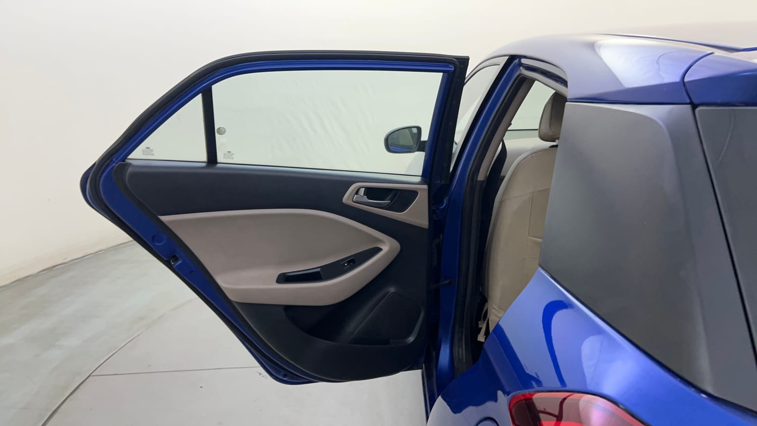 Used 2015 Hyundai Elite i20 Sportz 1.2 Petrol Manual interior LEFT REAR DOOR OPEN VIEW