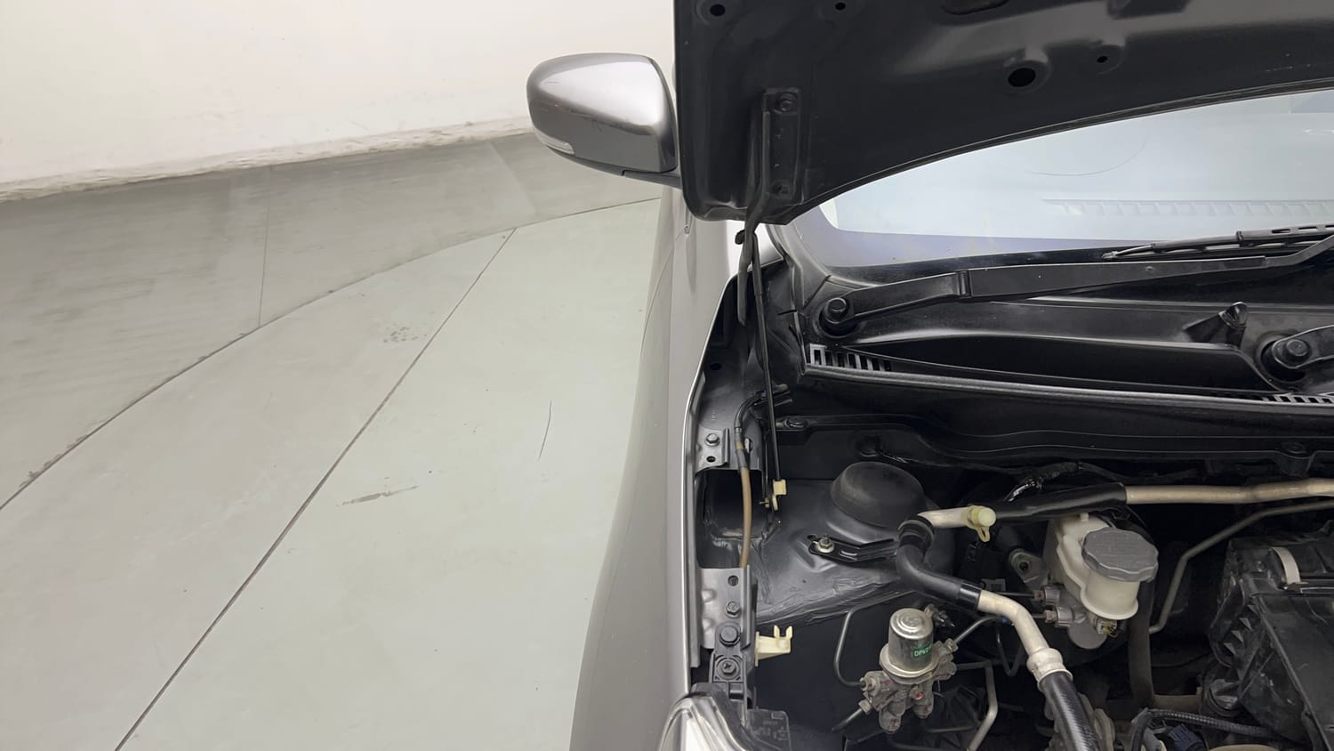Used 2017 Maruti Suzuki Celerio ZXi AMT Petrol Automatic engine ENGINE RIGHT SIDE HINGE & APRON VIEW