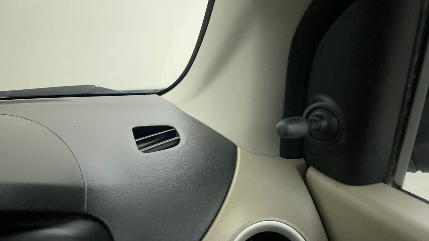 Used 2014 Maruti Suzuki Celerio VXi AMT Petrol Automatic top_features Adjustable ORVM