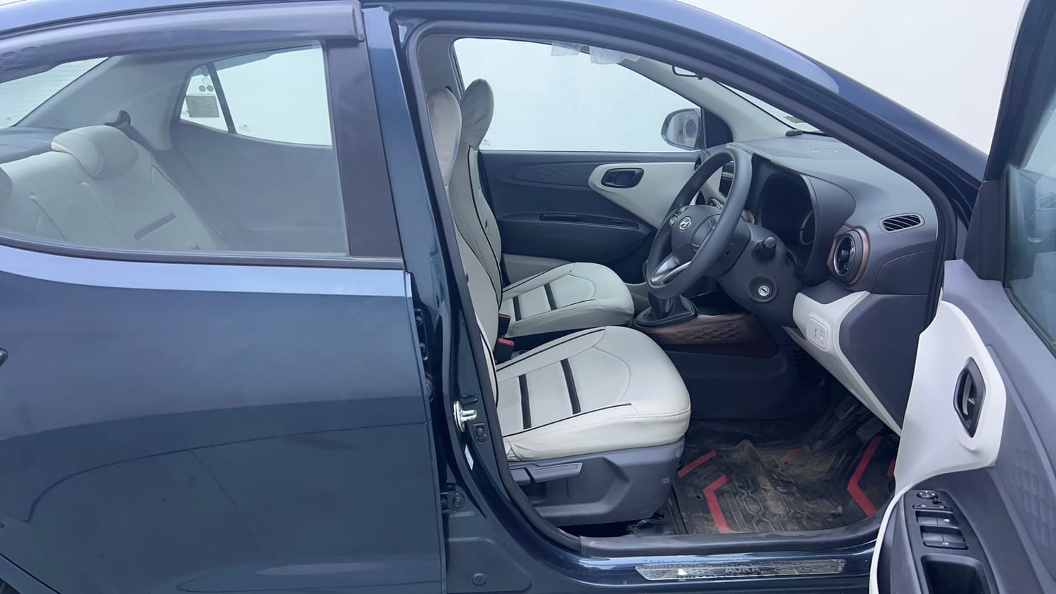 Used 2022 Hyundai Aura S 1.2 CNG Cng Manual interior RIGHT SIDE FRONT DOOR CABIN VIEW