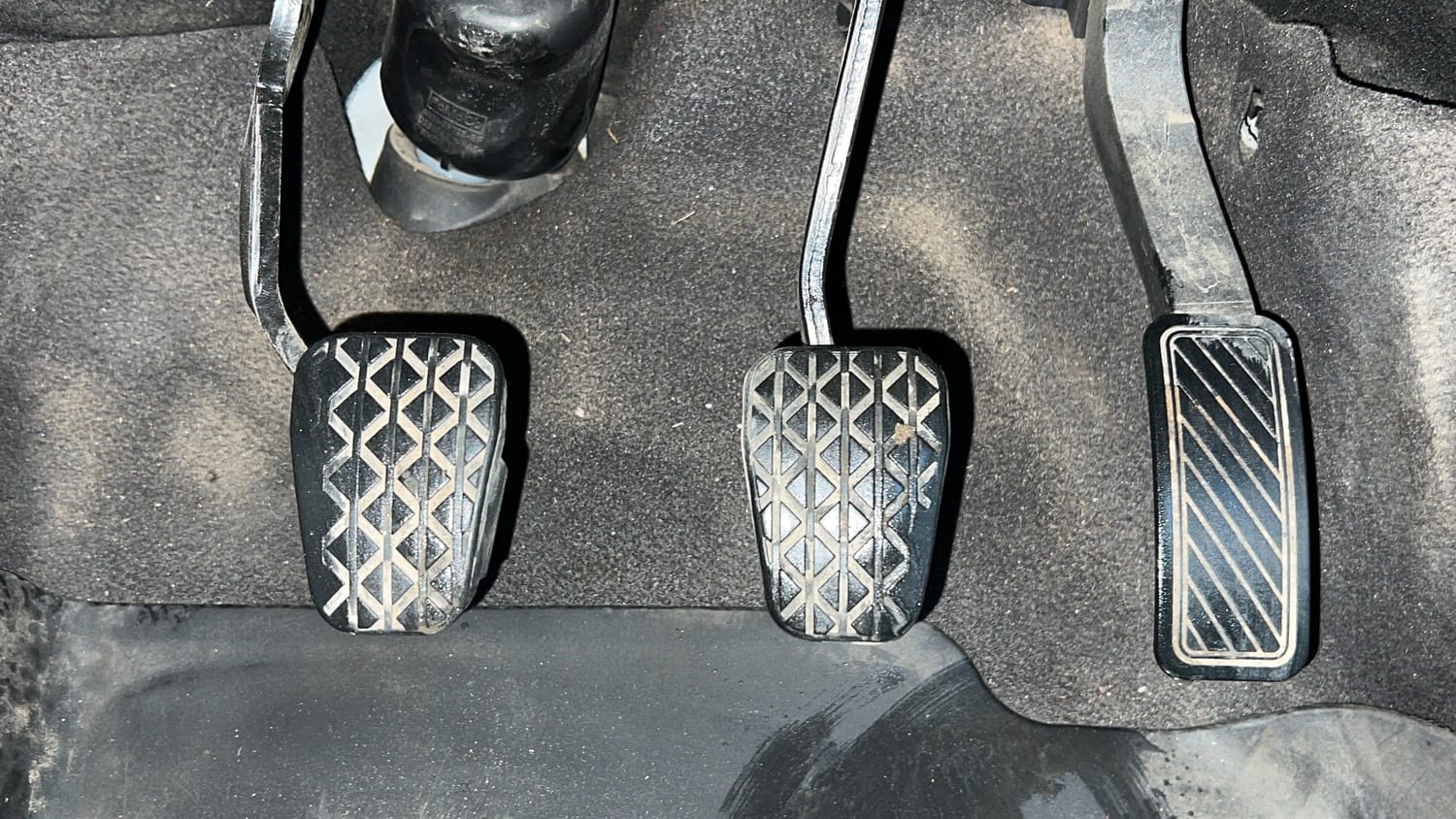 Used 2018 Ford Freestyle Titanium 1.2 Ti-VCT Petrol Manual interior PEDALS VIEW