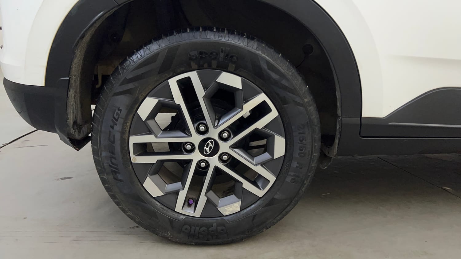 Used 2022 Hyundai Venue SX 1.2 Petrol Petrol Manual tyres RIGHT REAR TYRE RIM VIEW
