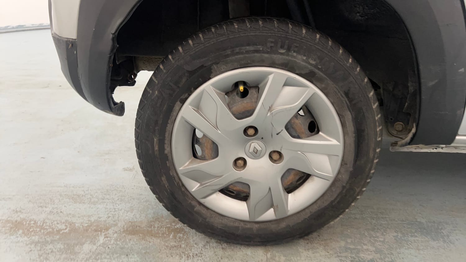 Used 2020 Renault Kwid 1.0 RXT Petrol Manual tyres RIGHT REAR TYRE RIM VIEW